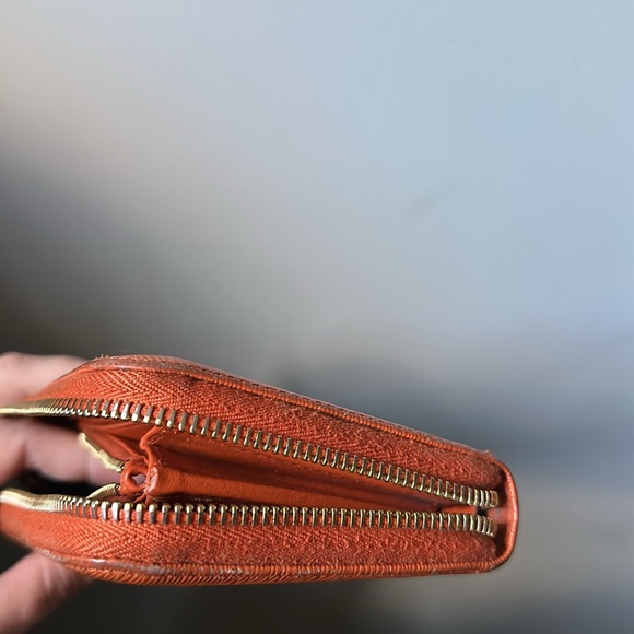 COPY - Prada Safiano Zippy wallet - Picture 8 of 10